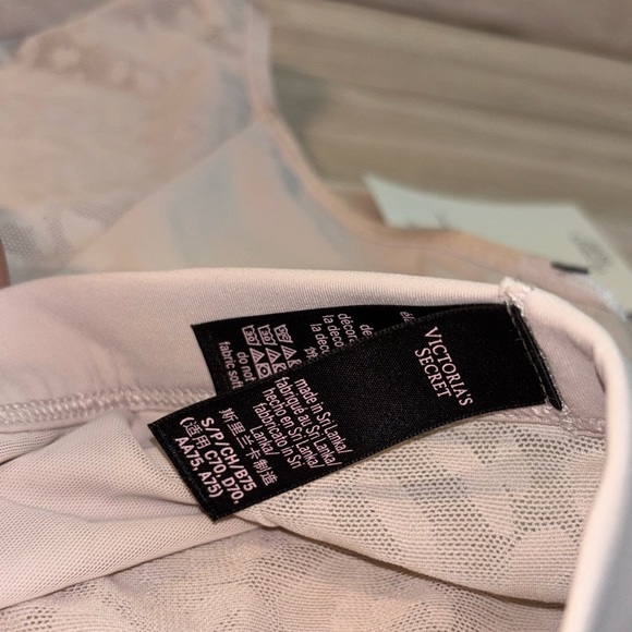 VICTORIA'S SECRET Mock Neck Crop Top - Picture 3 of 4